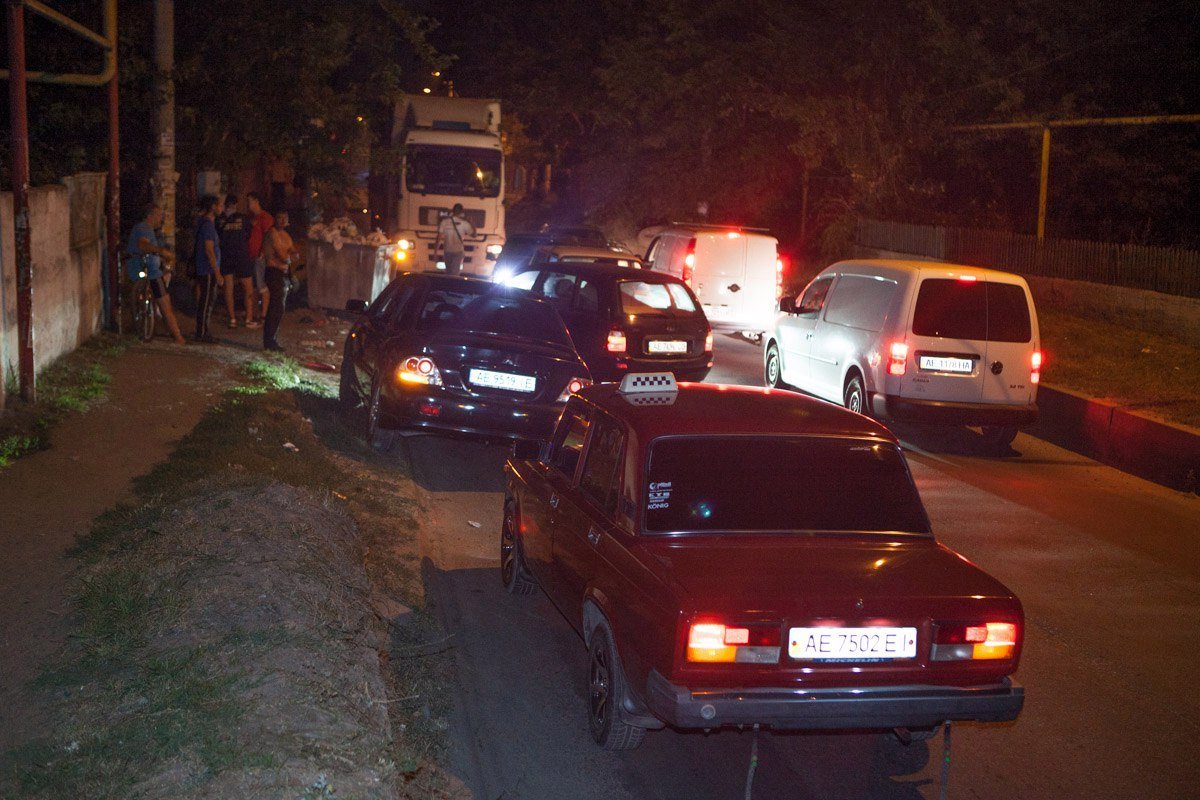 В Днепре не поделили дорогу Lada Kalina и спортивный мотоцикл 2