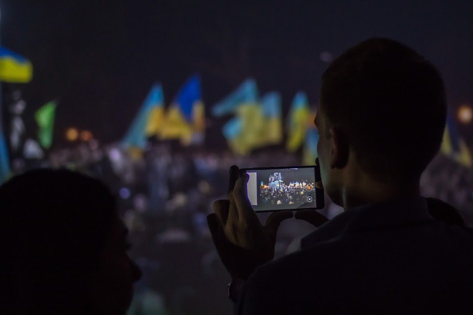 Украинские песни на пароходе и слезы в музее АТО: как прошел первый день участников Форума украинской молодежи диаспоры 2