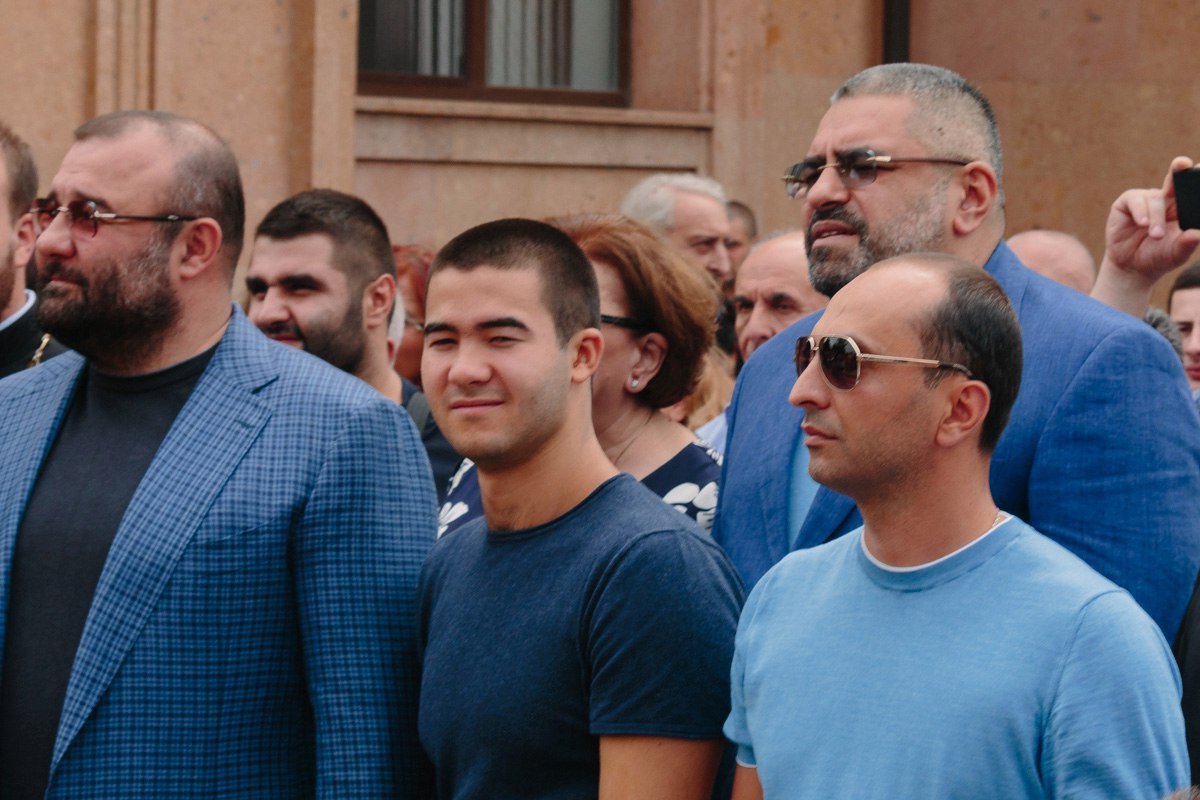 В Днепре епископ освятил кресты и колокола Армянской церкви 6