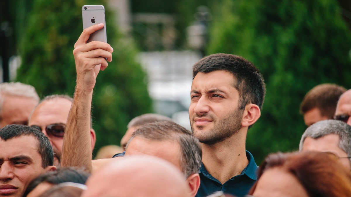 В Днепре епископ освятил кресты и колокола Армянской церкви 7