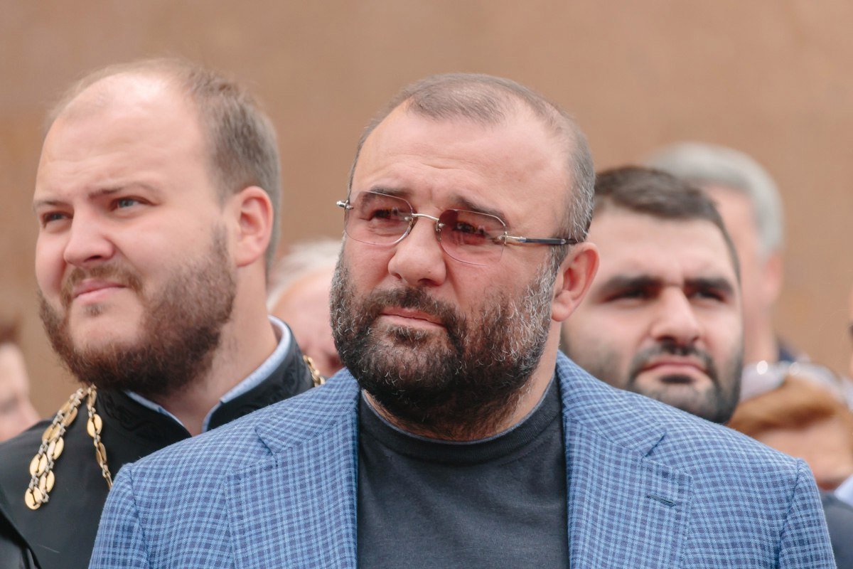 В Днепре епископ освятил кресты и колокола Армянской церкви 8