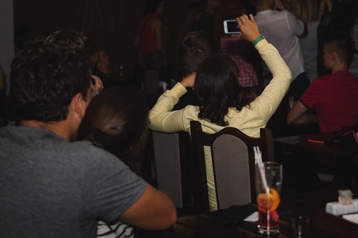 В Днепре украинский певец продал свой альбом за 3 тысячи гривен 9