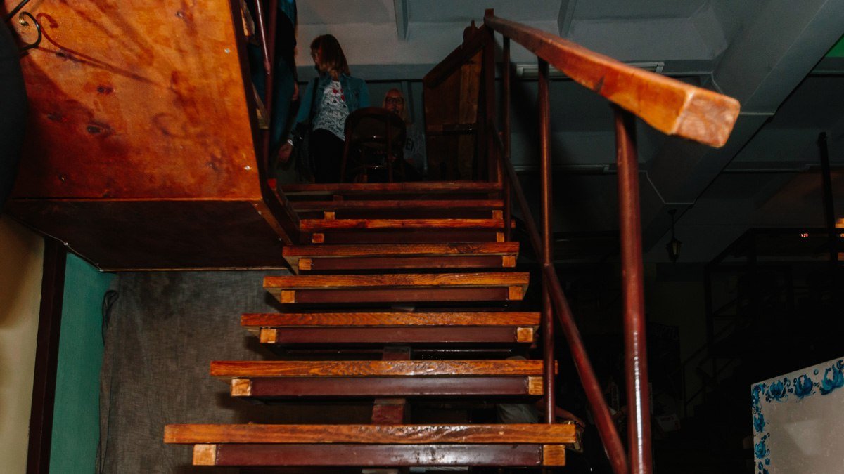 В Днепре украинский певец продал свой альбом за 3 тысячи гривен 11