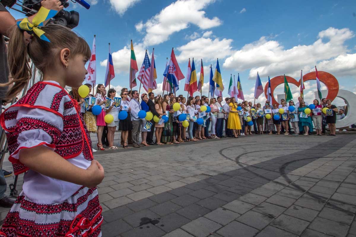 На Фестивальном причале провели международный флешмоб 1