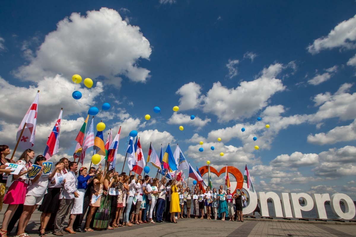 На Фестивальном причале провели международный флешмоб 5
