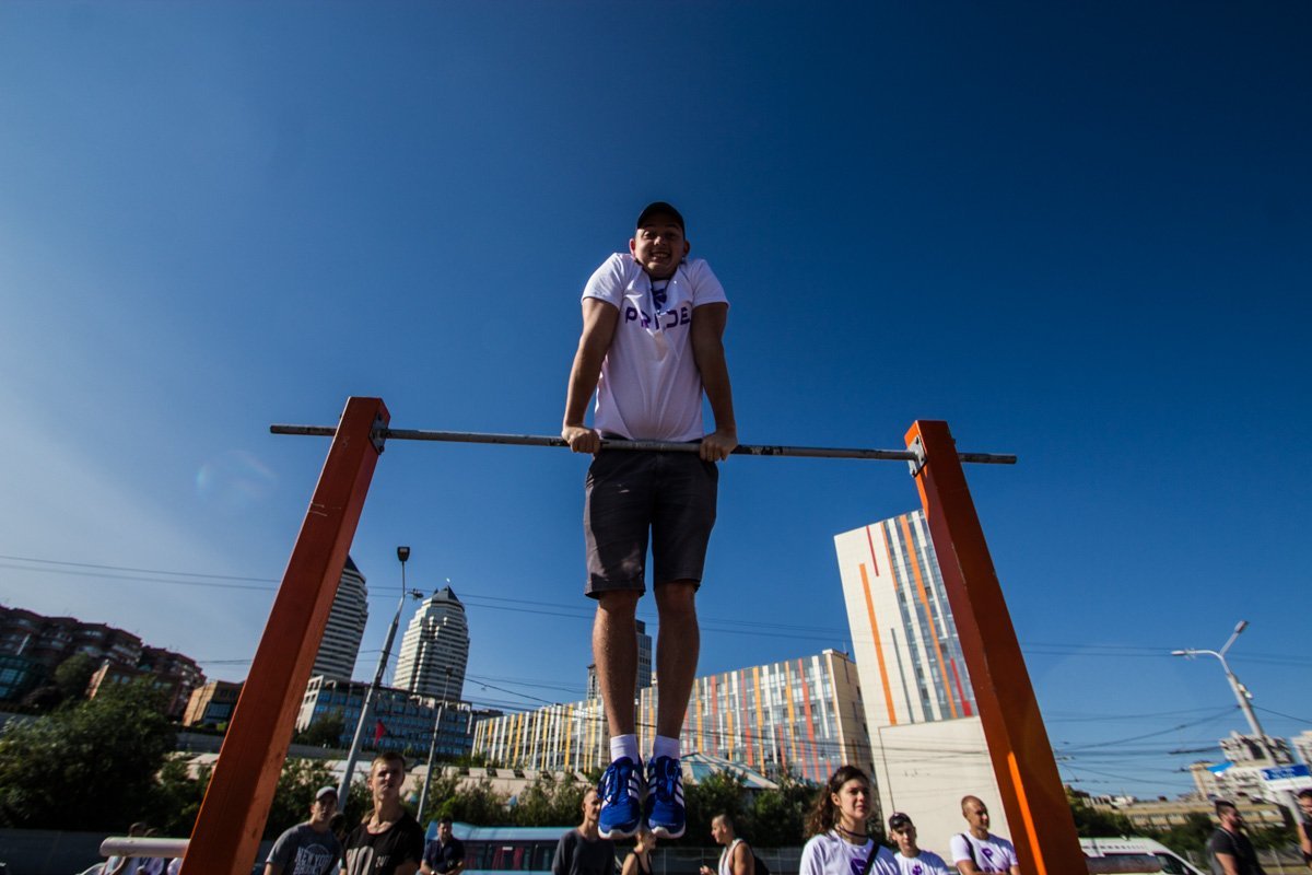 На Фестивальном девушки и парни соревнуются за чемпионство мира и Украины 1