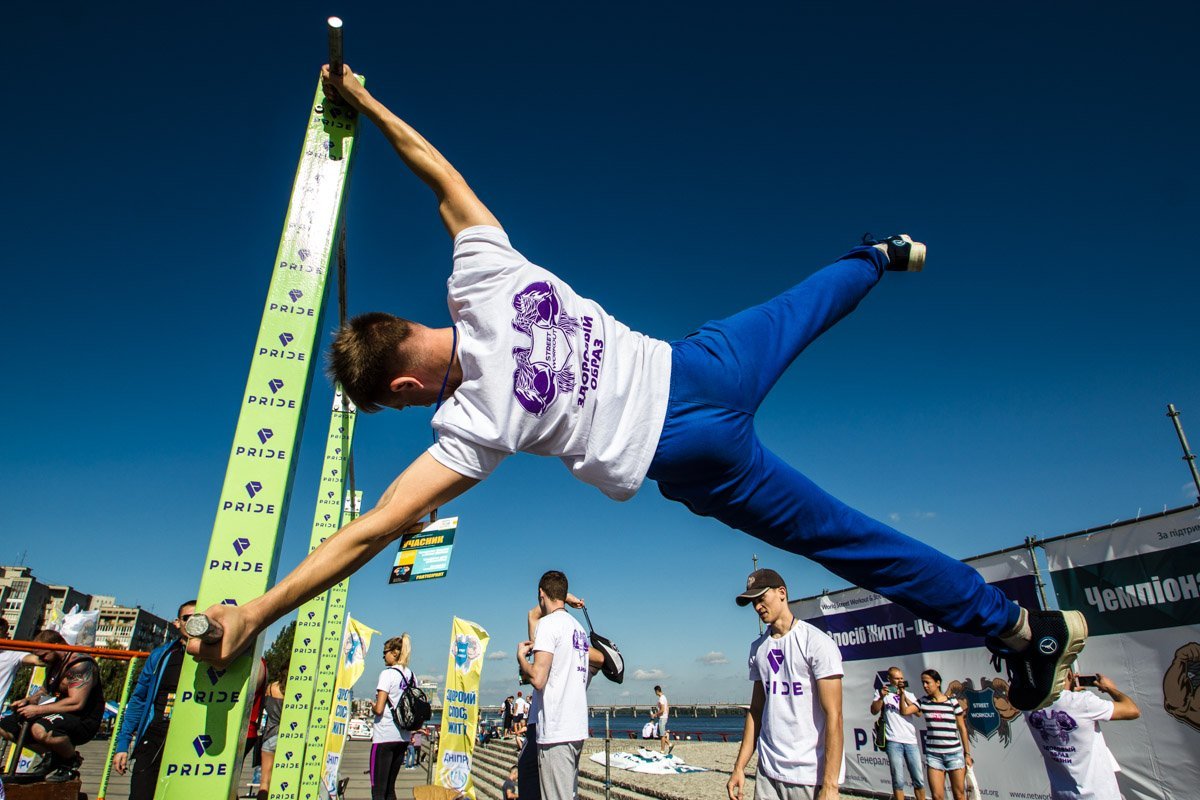 На Фестивальном девушки и парни соревнуются за чемпионство мира и Украины 3