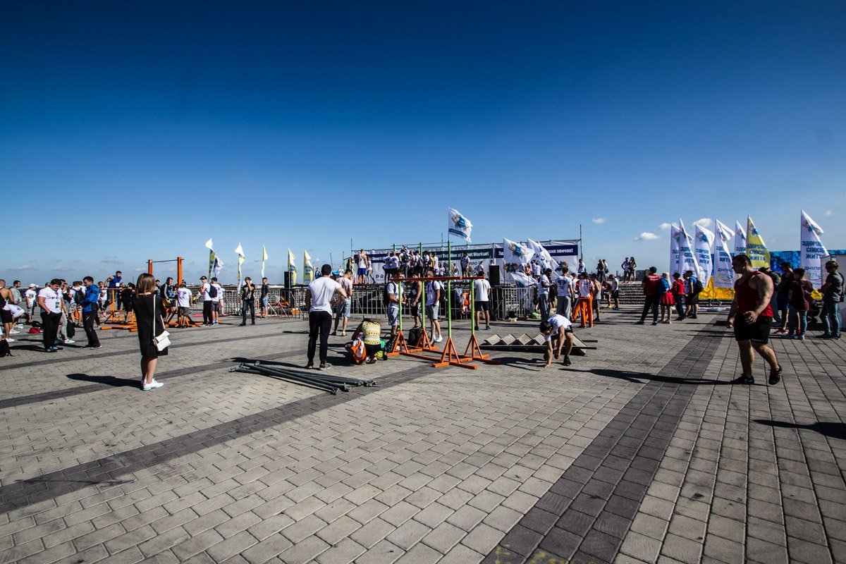 На Фестивальном девушки и парни соревнуются за чемпионство мира и Украины 4