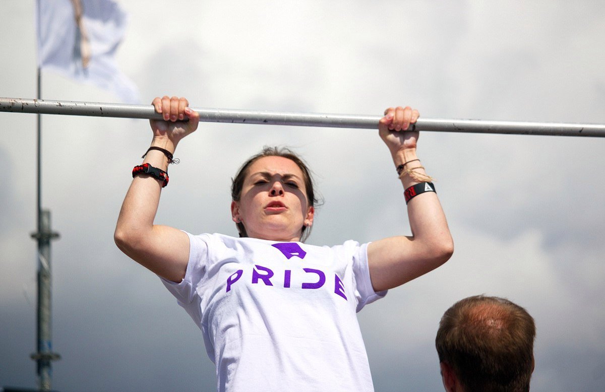 На Фестивальном девушки и парни соревнуются за чемпионство мира и Украины 12