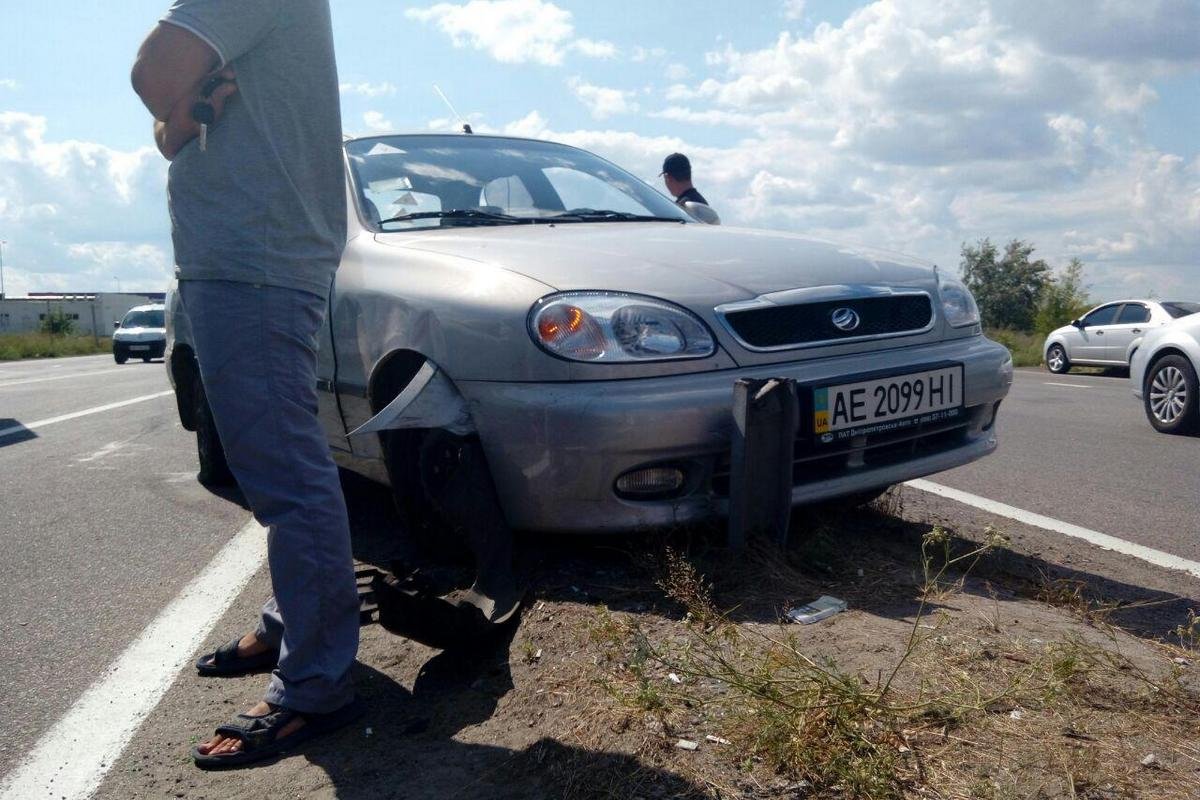 Возле Эпицентра столкнулись Lanos и ЗАЗ Vida 1