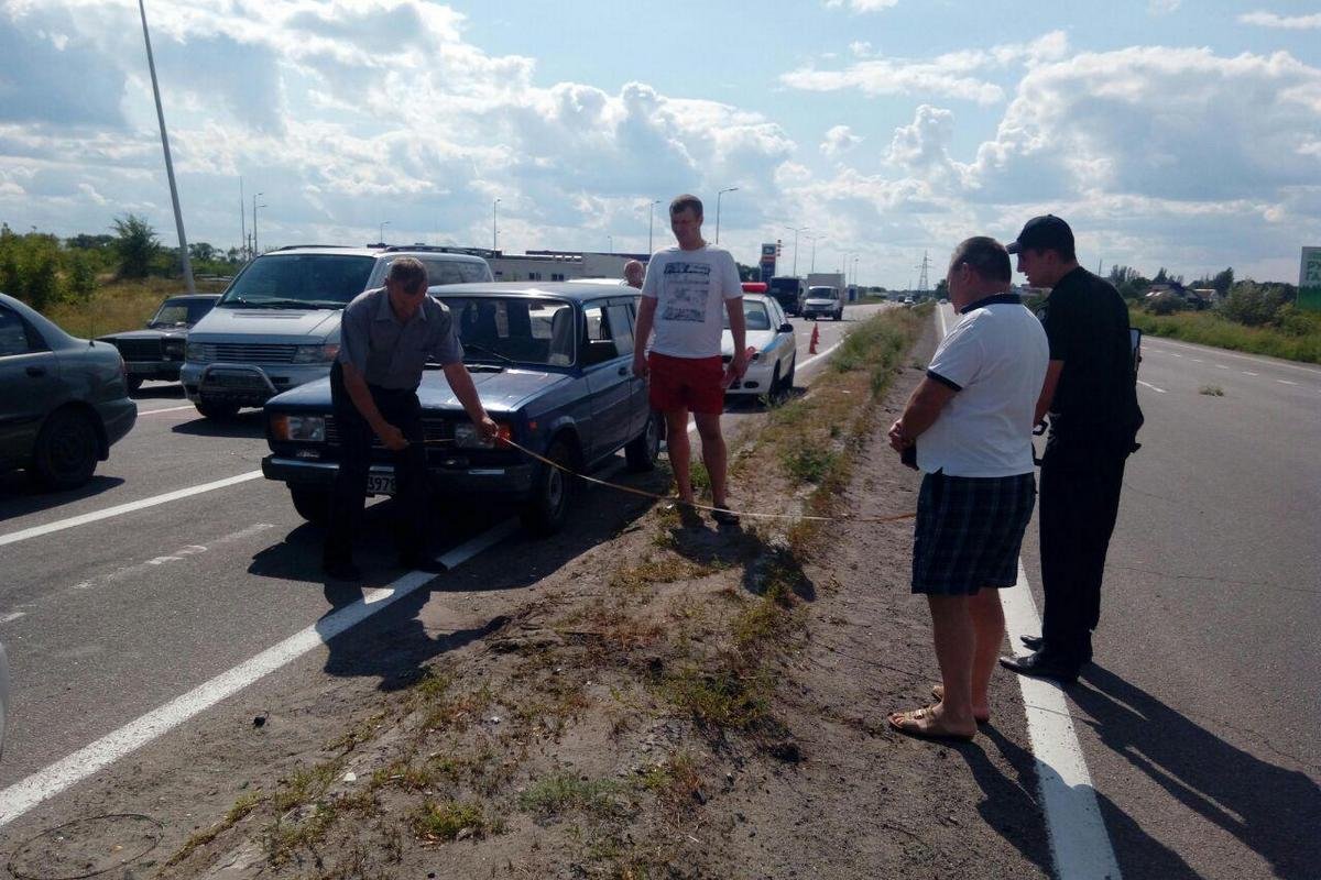 Возле Эпицентра столкнулись Lanos и ЗАЗ Vida 2