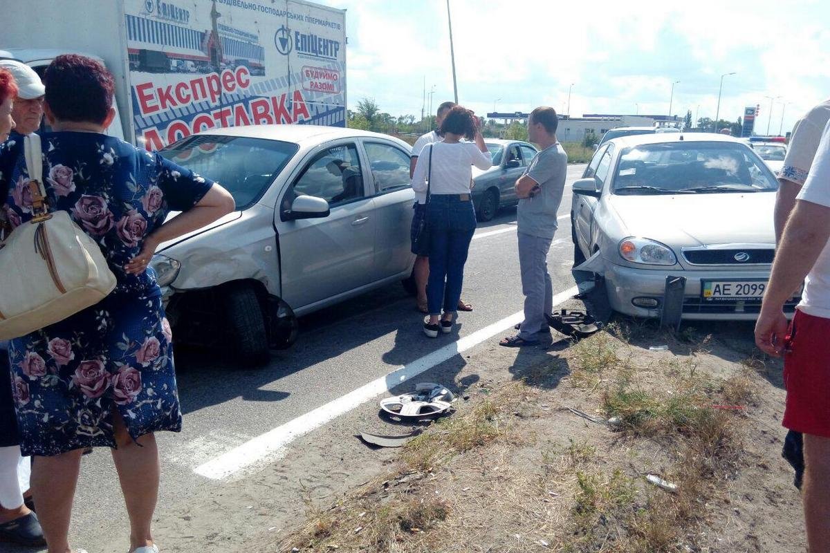 Возле Эпицентра столкнулись Lanos и ЗАЗ Vida 5