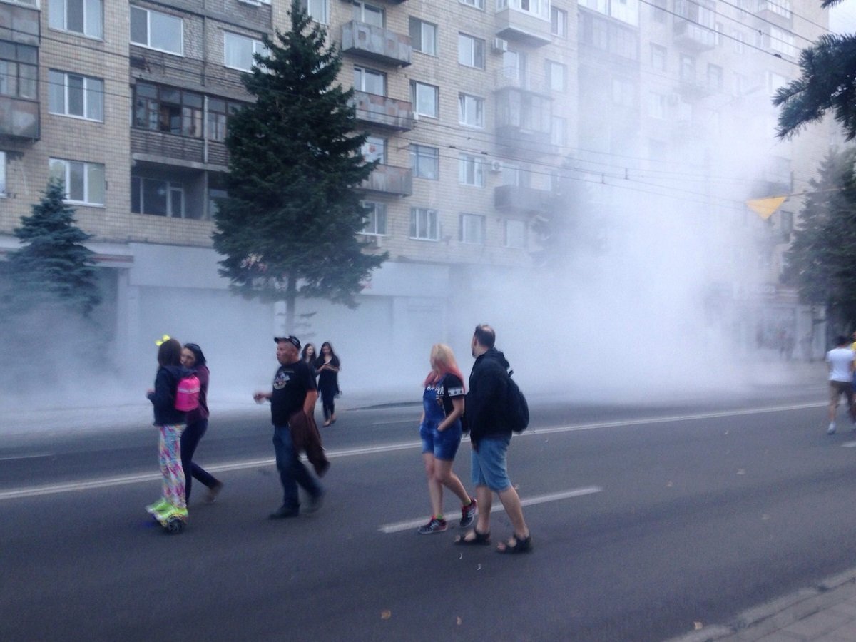 На Набережной во время празднования Дня Независимости взорвали огнетушитель 2