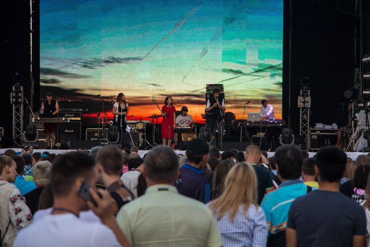 Ливень, драйв и единство: как Днепр праздновал День Независимости 3