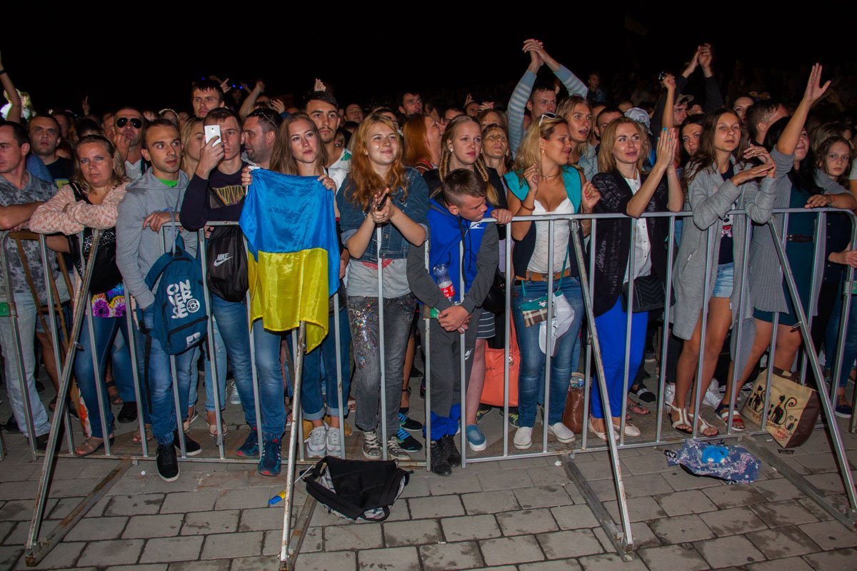 Ливень, драйв и единство: как Днепр праздновал День Независимости 16