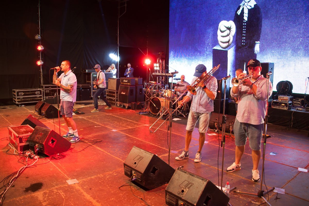 Ливень, драйв и единство: как Днепр праздновал День Независимости 24