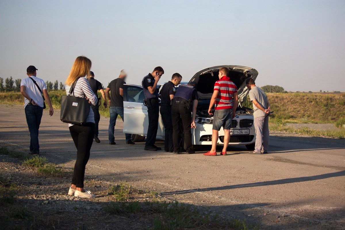 На Запорожском шоссе неизвестные на BMW похитили мужчину 11