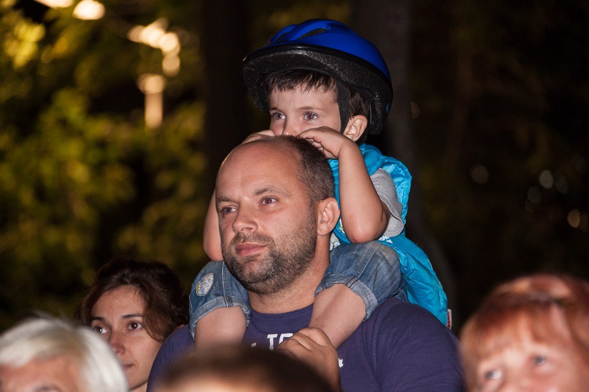 В сквере Героев показали мультфильм под открытым небом 9