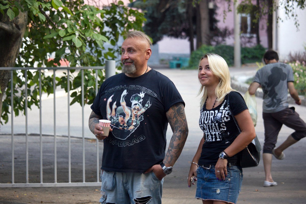 В центре Днепра по стенам жилого дома пошли трещины 13