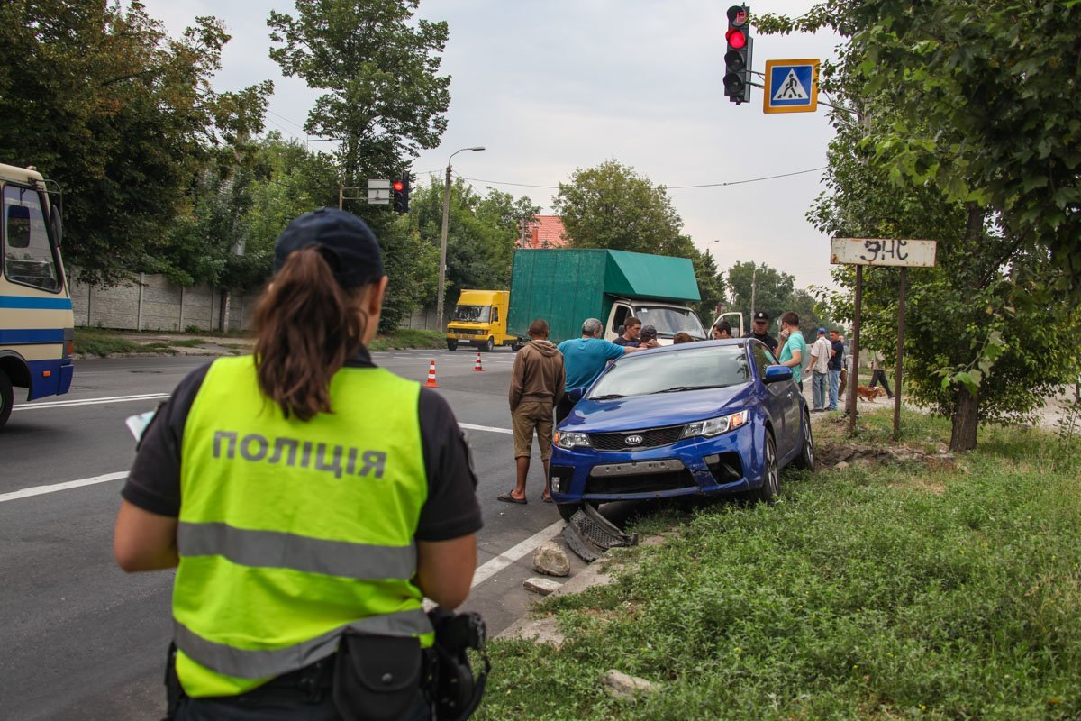 На проспекте Мазепы случилось сразу два ДТП 2