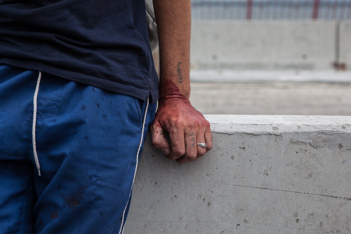 На Новом мосту нетрезвый велосипедист упал и разбил голову 3