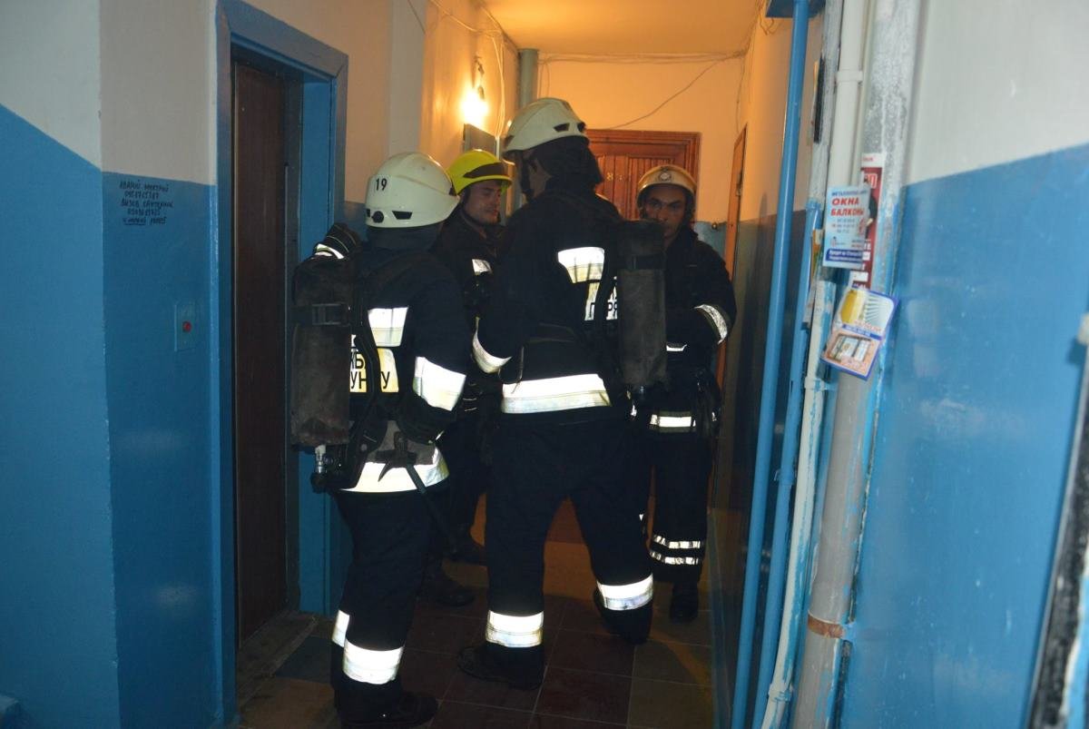 На проспекте Героев из-за окурка загорелись четыре балкона 7