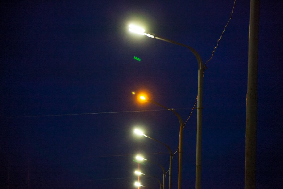 Огни большого города: на Кайдакском мосту появились экономные фонари 4