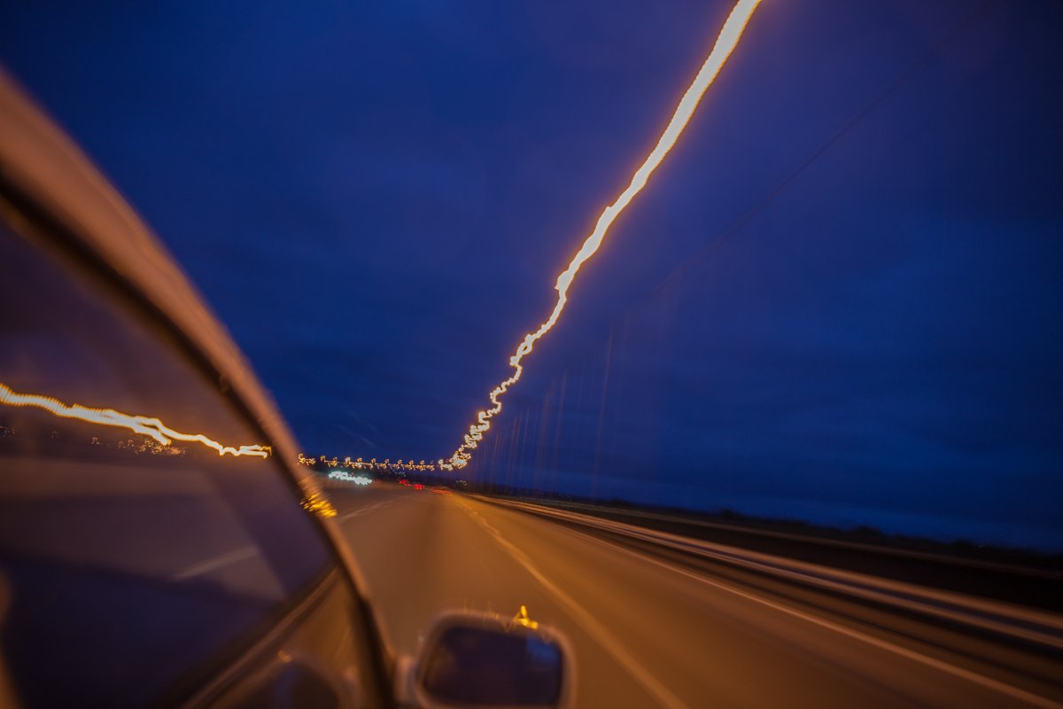 Огни большого города: на Кайдакском мосту появились экономные фонари 5