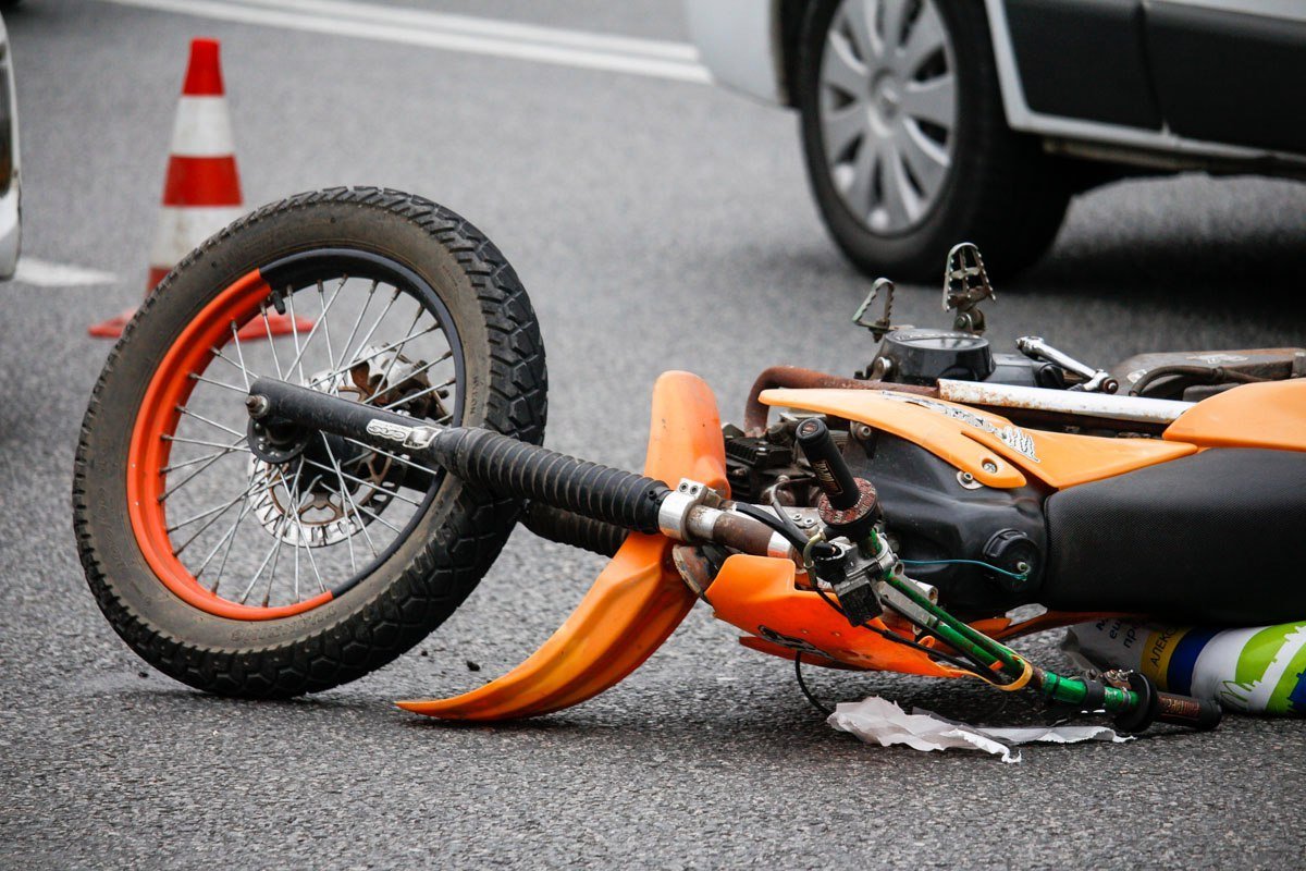 ДТП на Калиновой: мотоциклист сбил женщину 1