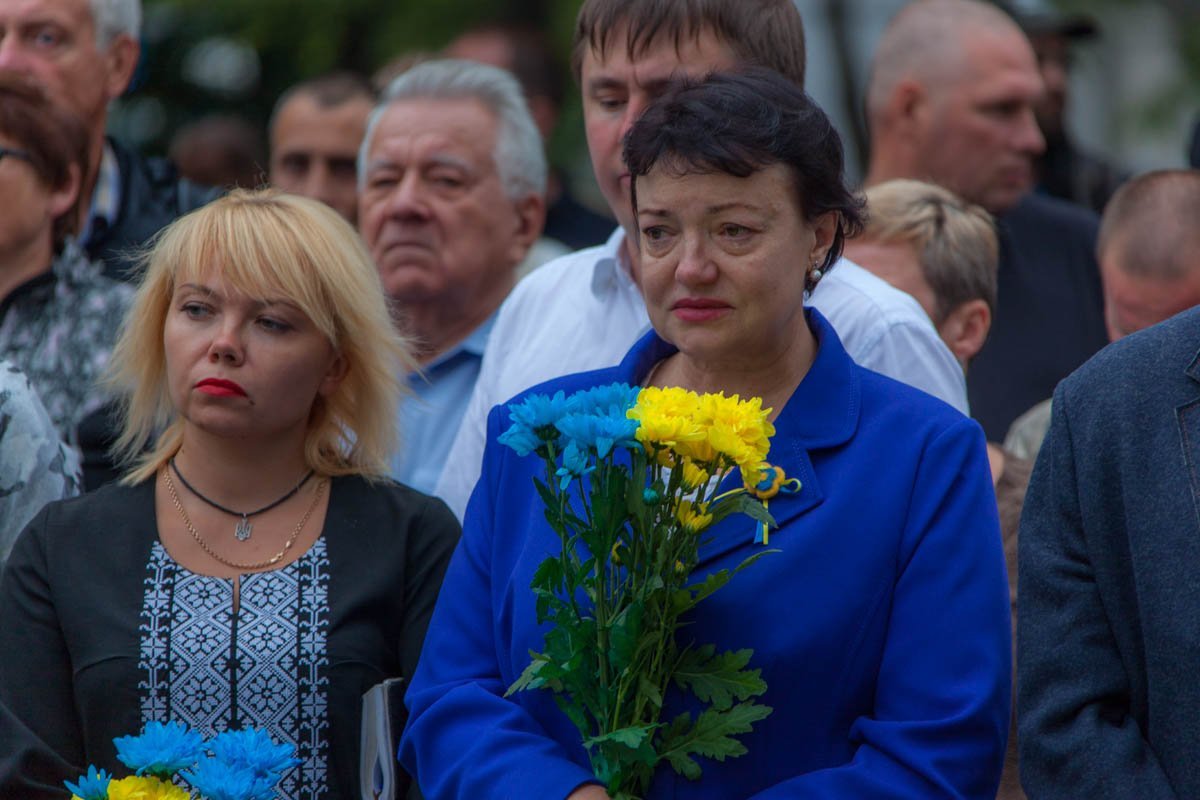 Возле облгосадминистрации почтили память погибших в Иловайском котле 14