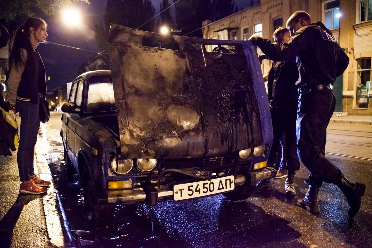 На Чернышевского на ходу загорелся ВАЗ 4