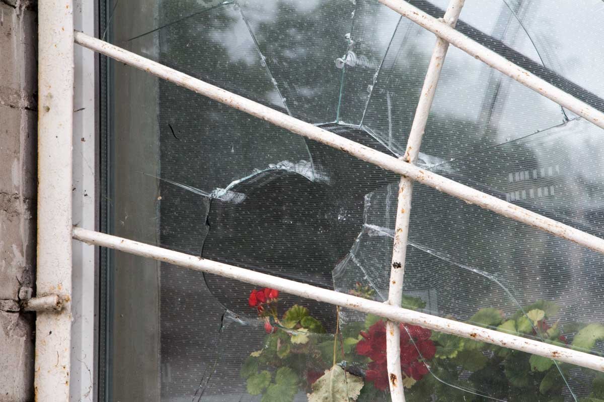 В Днепре регулярно обстреливают детскую больницу 8