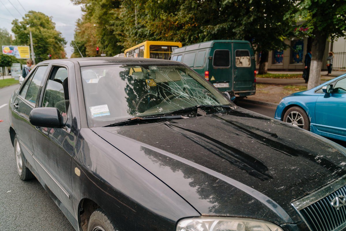 Не добежал: на Титова Chery сбил пешехода 5