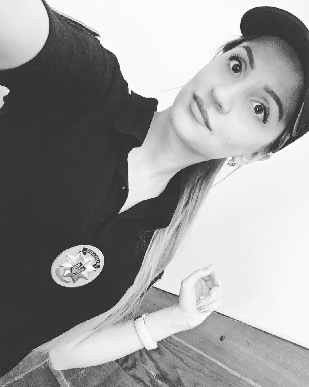 ТОП-10 самых красивых девушек-полицейских Днепра 4