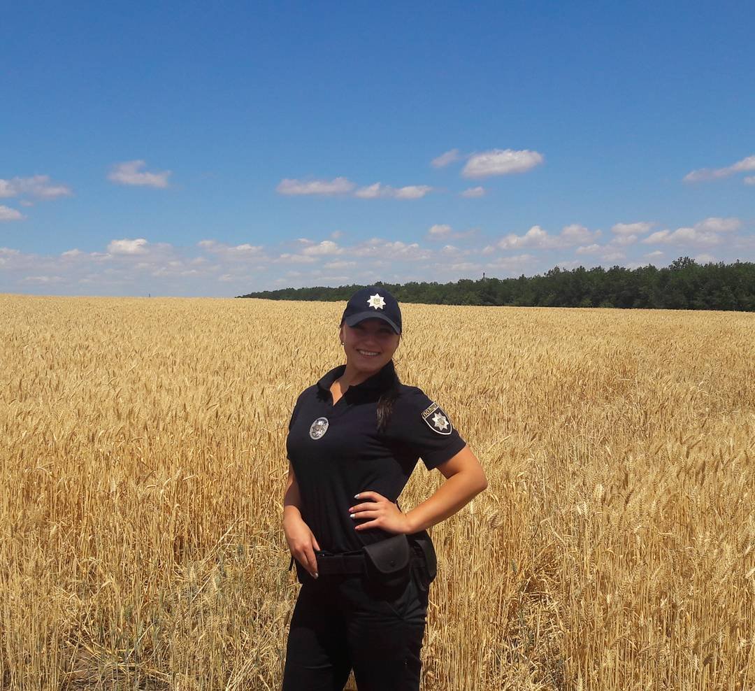 ТОП-10 самых красивых девушек-полицейских Днепра 19