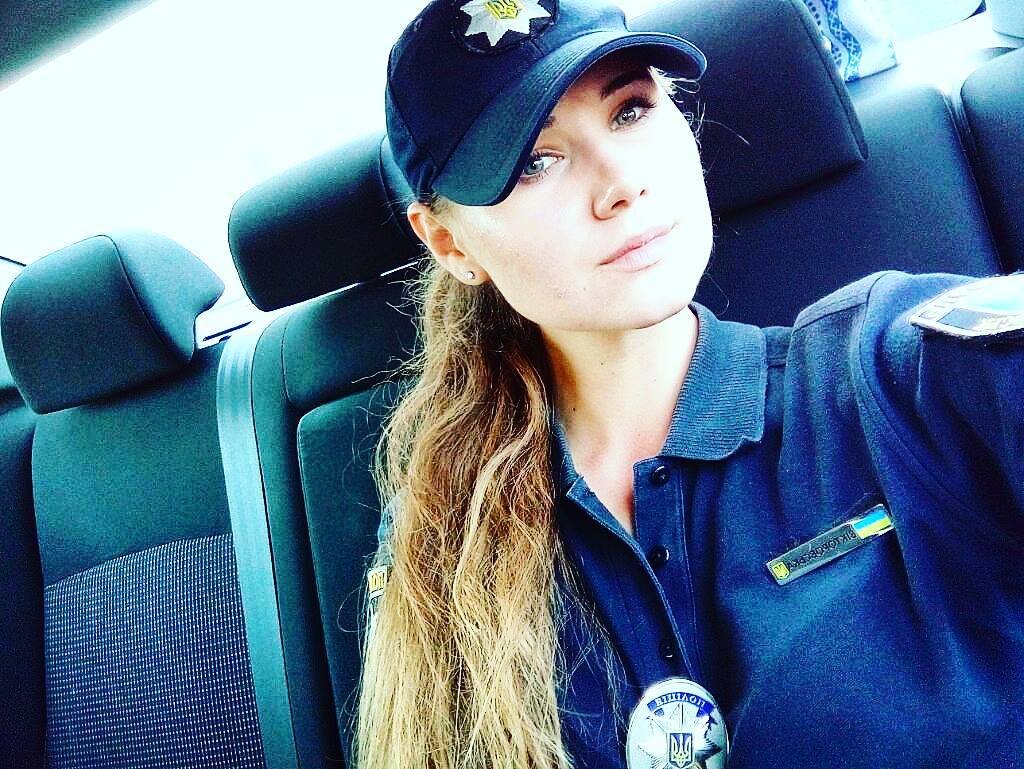ТОП-10 самых красивых девушек-полицейских Днепра 24