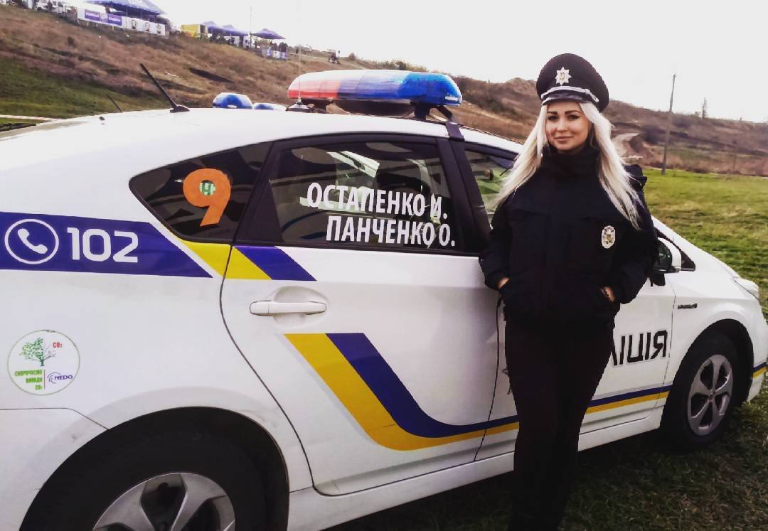 ТОП-10 самых красивых девушек-полицейских Днепра 26