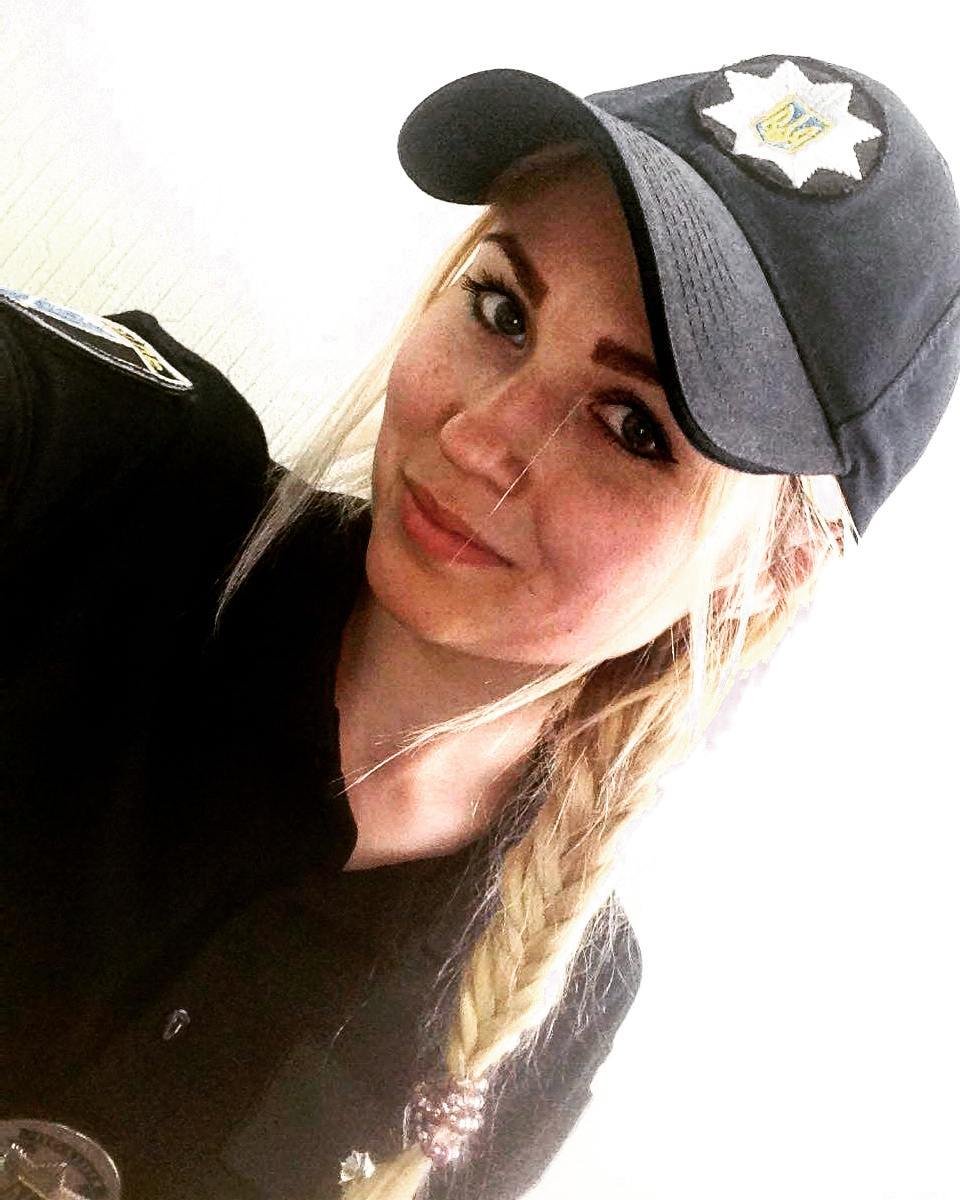 ТОП-10 самых красивых девушек-полицейских Днепра 27