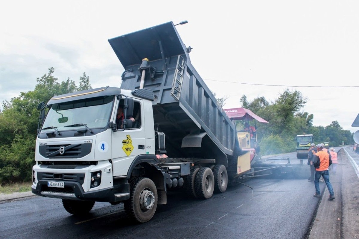 Завершується ремонт чергової ділянки траси Дніпро-Решетилівка, – Валентин Резніченко 1