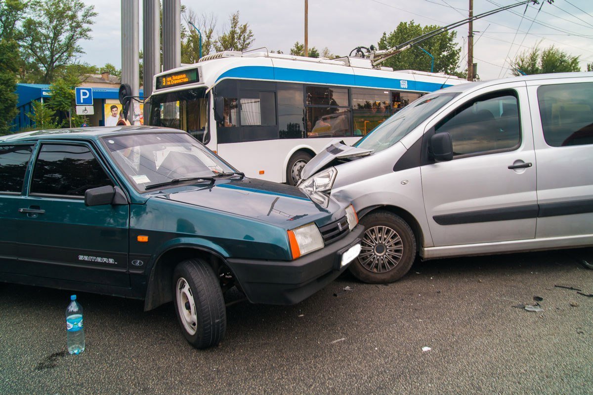 Из-за ДТП с потерпевшим на Слобожанском проспекте большая пробка 5
