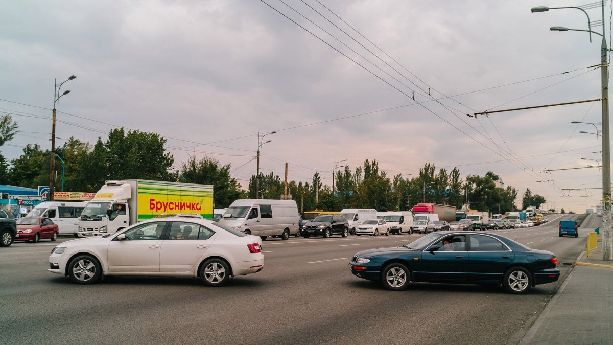 Из-за ДТП с потерпевшим на Слобожанском проспекте большая пробка 6