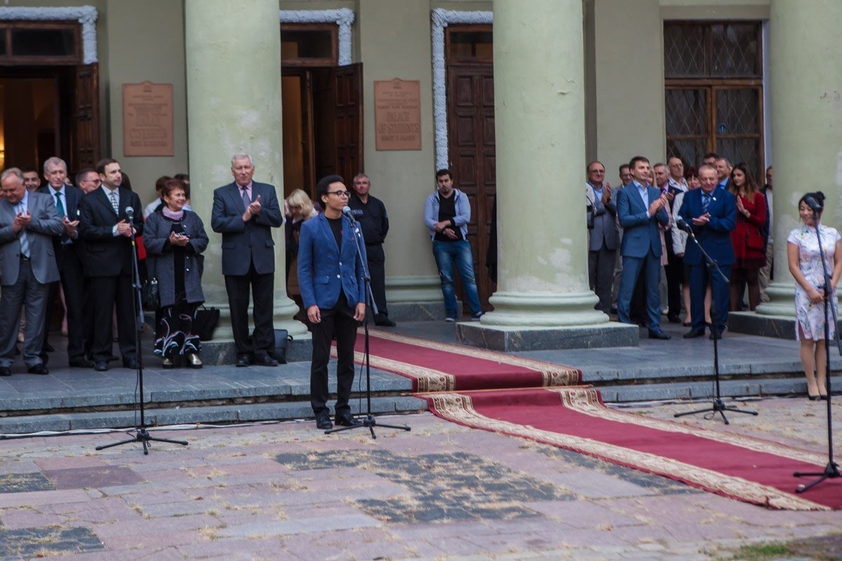 «Абитуру» ДНУ посвятили в студенты: как это было 10