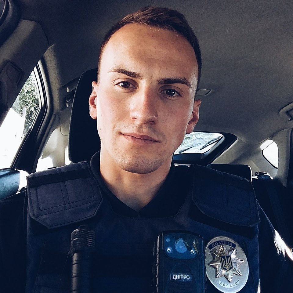 ТОП-10 самых привлекательных парней-полицейских Днепра 1