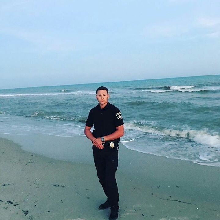 ТОП-10 самых привлекательных парней-полицейских Днепра 4