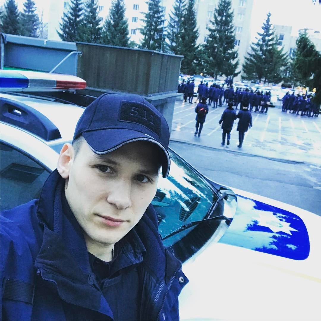 ТОП-10 самых привлекательных парней-полицейских Днепра 5