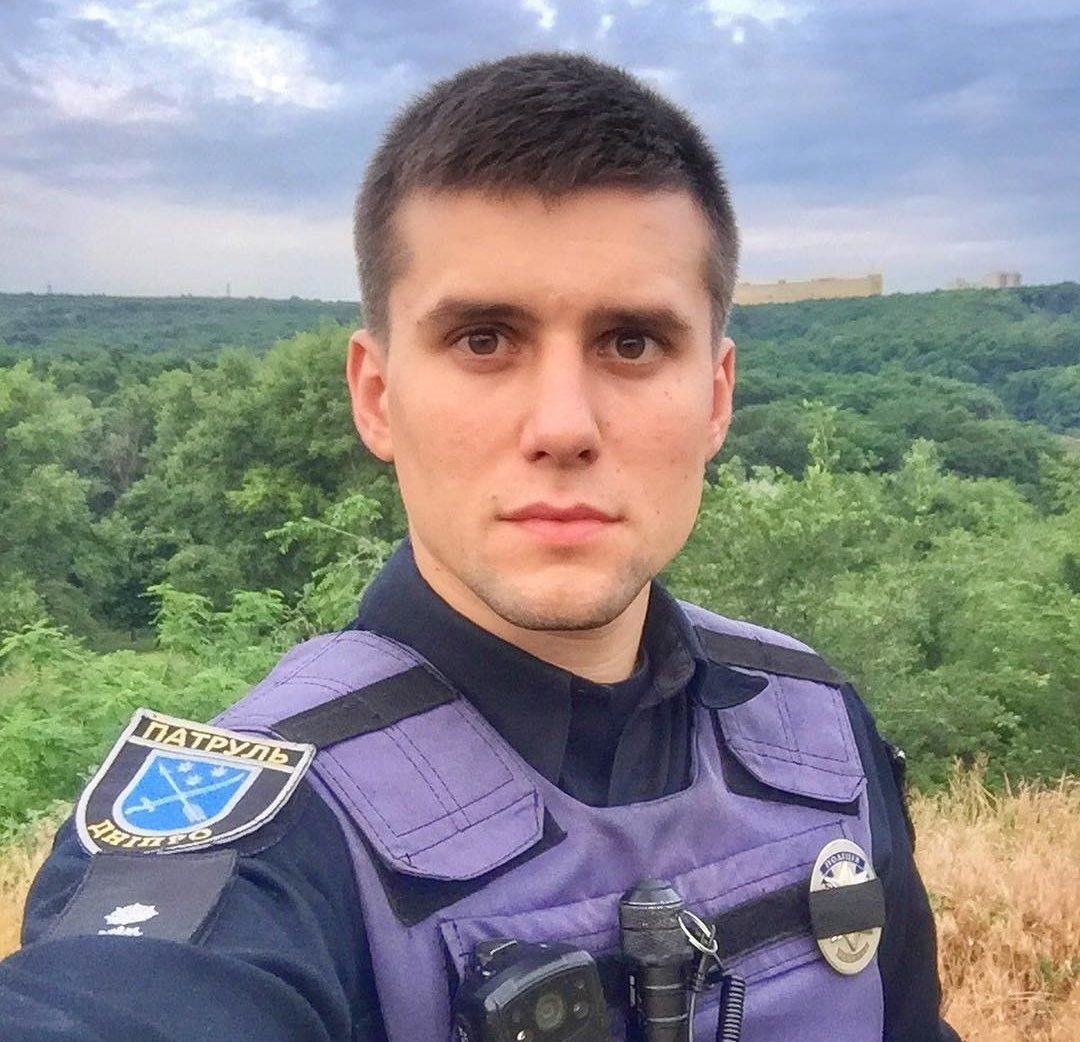 ТОП-10 самых привлекательных парней-полицейских Днепра 9