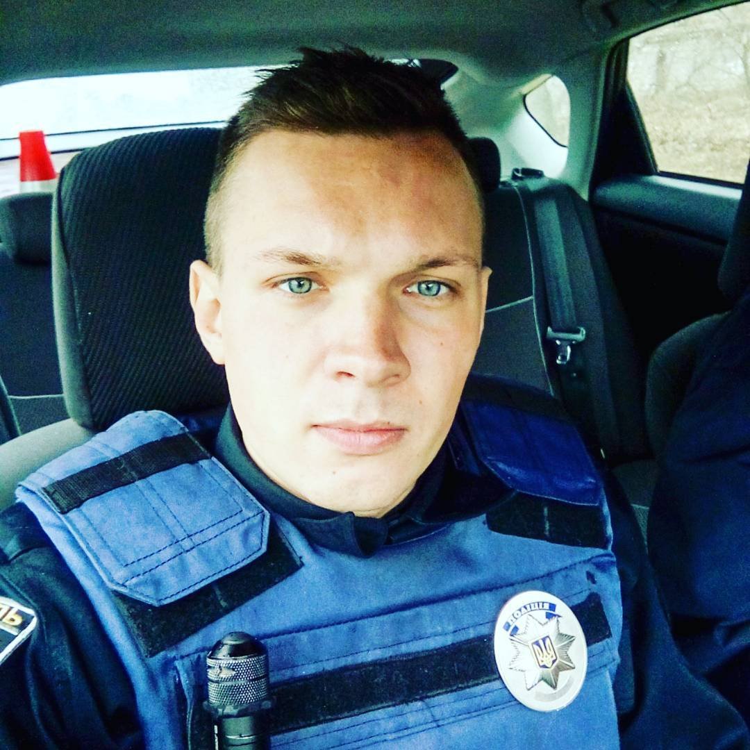 ТОП-10 самых привлекательных парней-полицейских Днепра 20