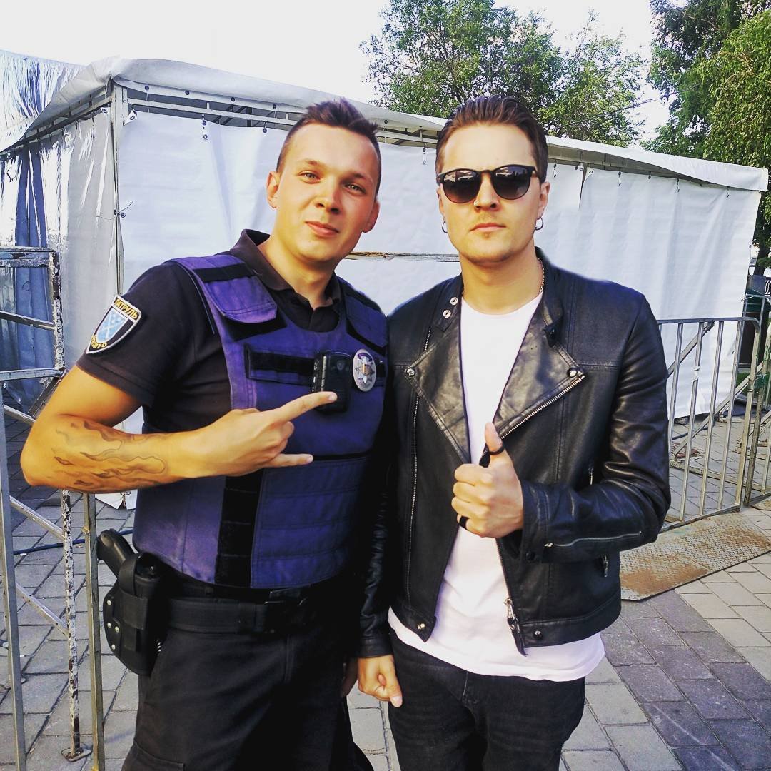 ТОП-10 самых привлекательных парней-полицейских Днепра 21