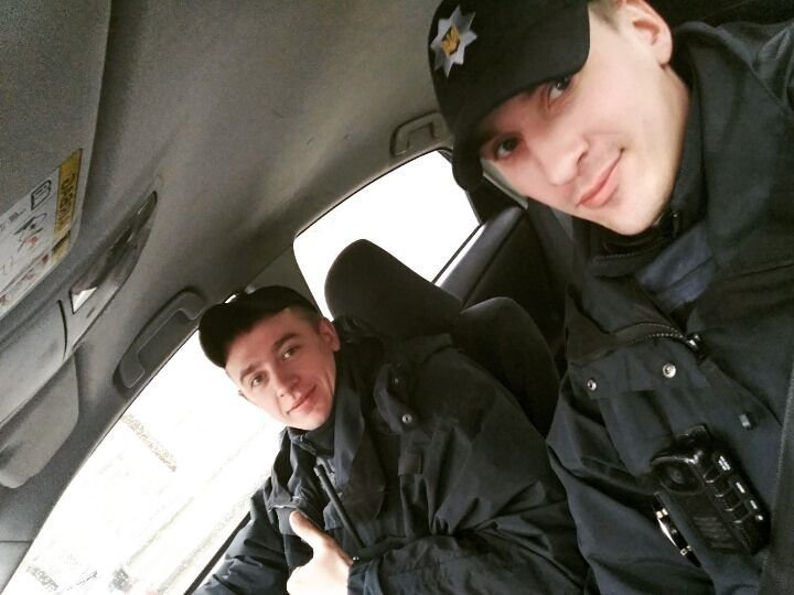 ТОП-10 самых привлекательных парней-полицейских Днепра 24