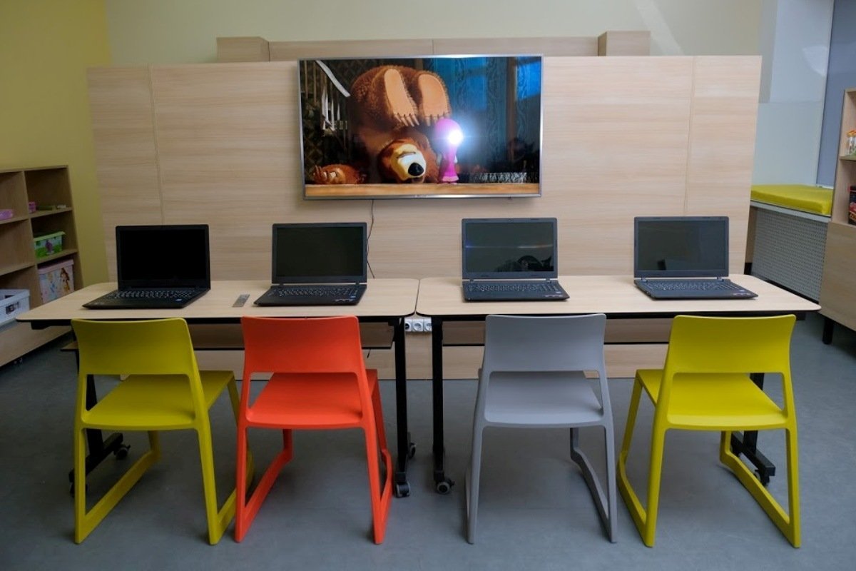 У Петриківській школі відкрили першу в Україні ресурсну кімнату для особливих дітей – Валентин Резніченко 6